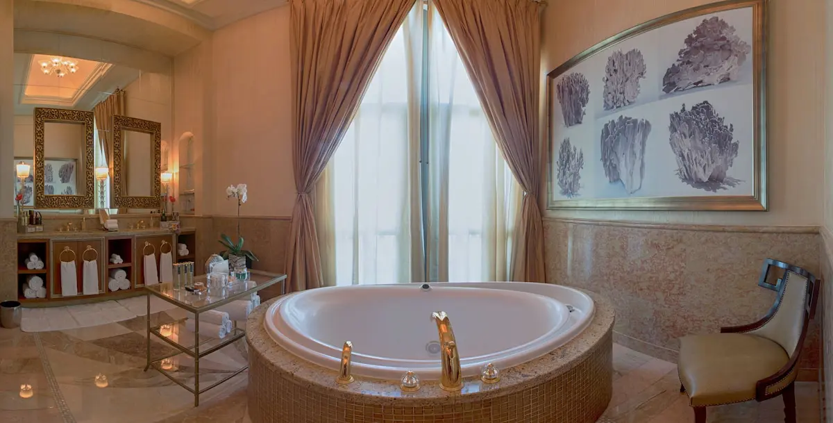 سرویس بهداشتی و حمام هتل آتلانتیس، د پالم